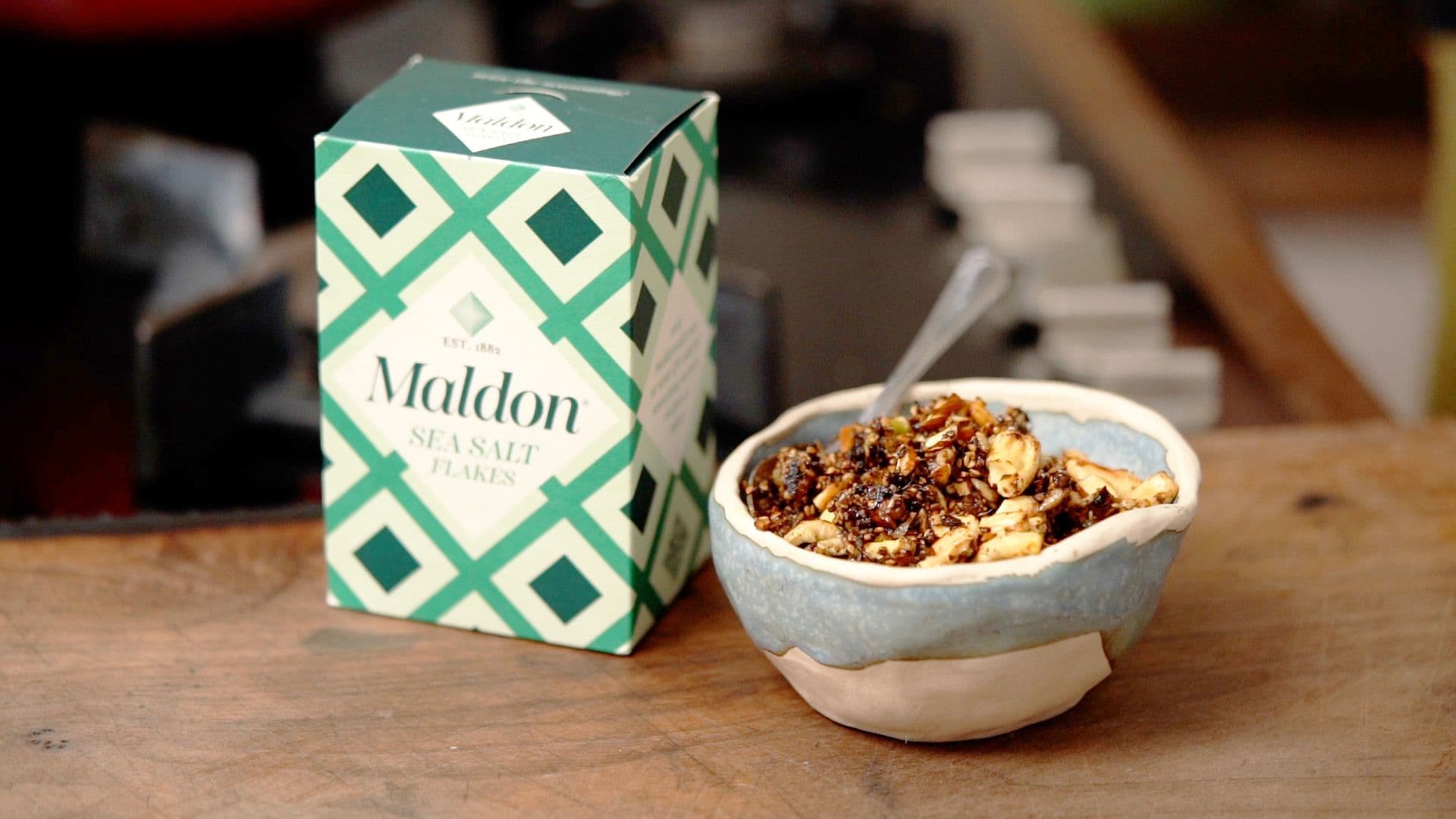 Savoury granola