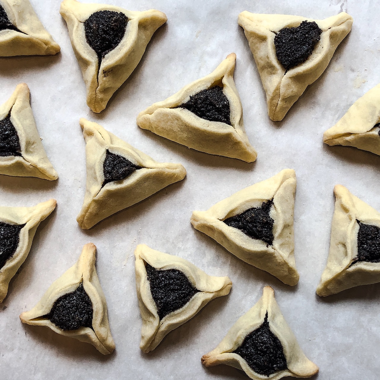 Poppy-seed-and-chocolate-hamantaschen